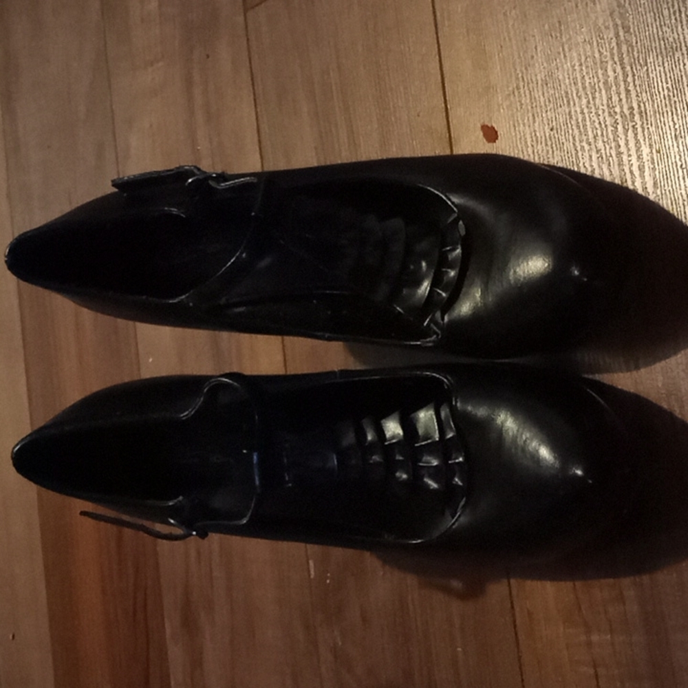 Zeria high heel shoes size 8